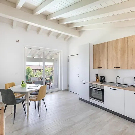 Apartment Gli Oleandri By Wonderful Italy Polpenazze del Garda
